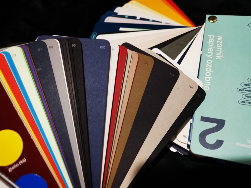 Wzorniki na papier od Papierowy Dizajn